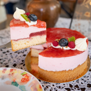 Tejszínes epermousse torta